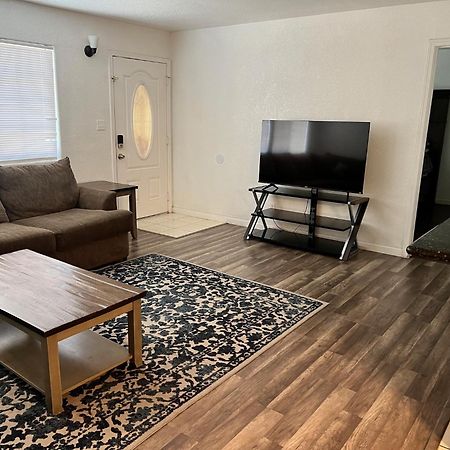 Lovely 1Bed,1Bath Condo With Free Parking Fresno Exterior foto